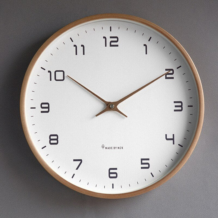 Väggklocka - Luxora - Nordisk design - Massivt trä