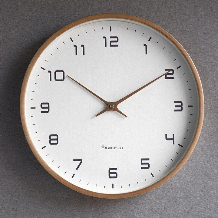 Väggklocka - Luxora - Nordisk design - Massivt trä