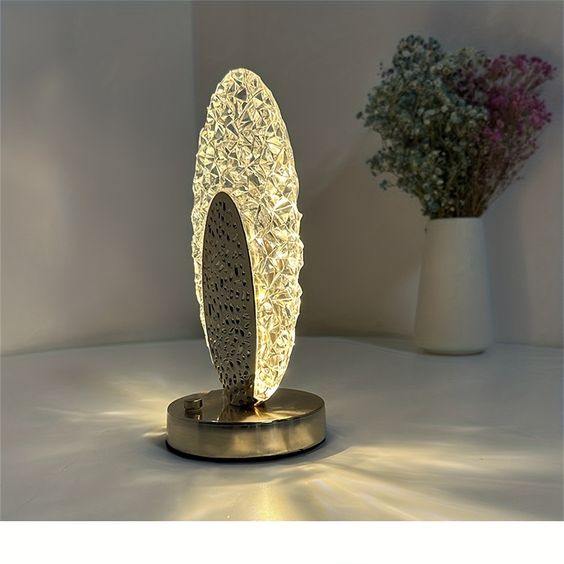 Modern &amp; Lyxig Påfågel Bordslampa - CrystalGlow