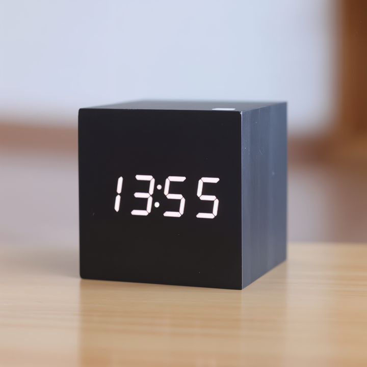 Digital LED Klocka - Kub Klocka - Trä Klocka
