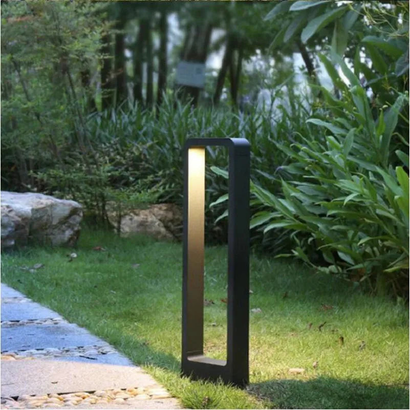 AluGlanz – Modern Aluminium Golvlampa