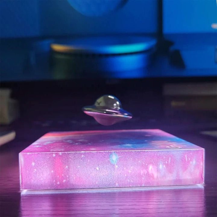 Magnetisk LED Nattlampa med Svävande Rymdskeppsdesign