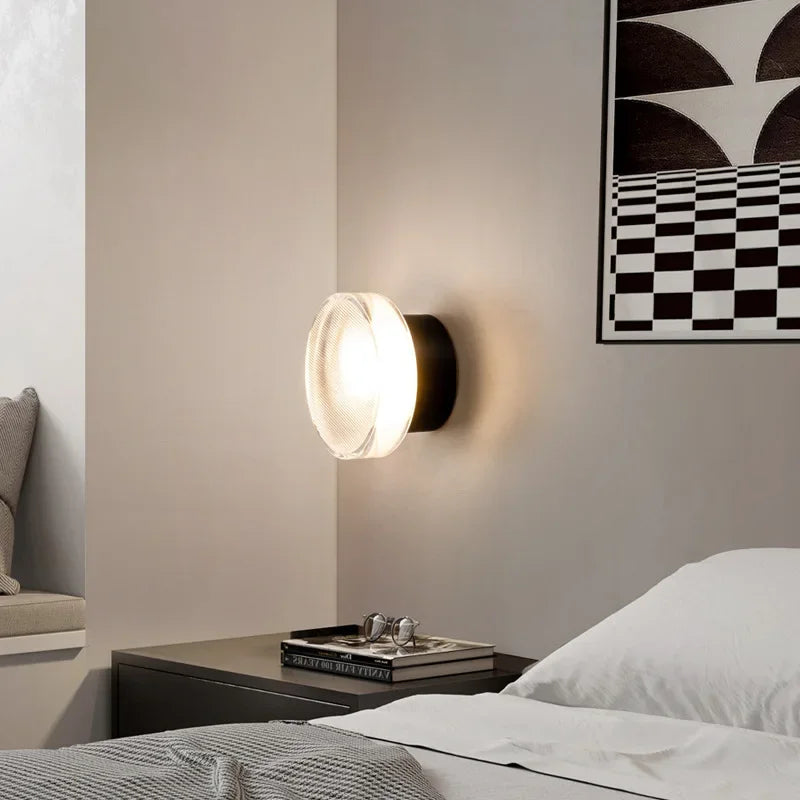 Modern rund vägglampa