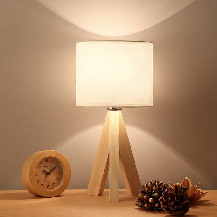 EcoLight – Träbordslampa med modern design