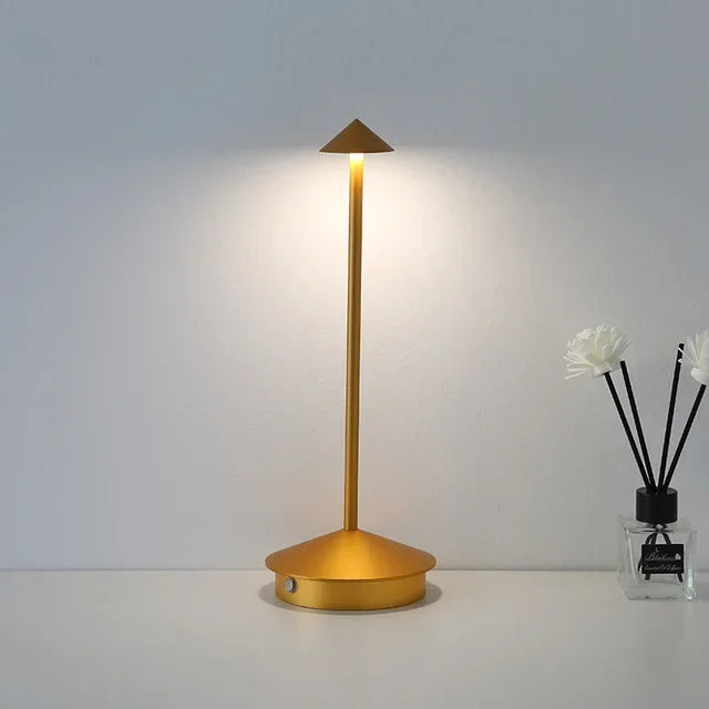 Uppladdningsbar Bordslampa Kreativ Matsal Touch Led Hotell Bar Kaffe Pina Pro Bordslampa Dekorativ Skrivbordslampa