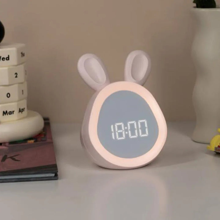 WakkerKonijn – Barnens väckarklocka med LED-nattljus och lekfull kanindesign