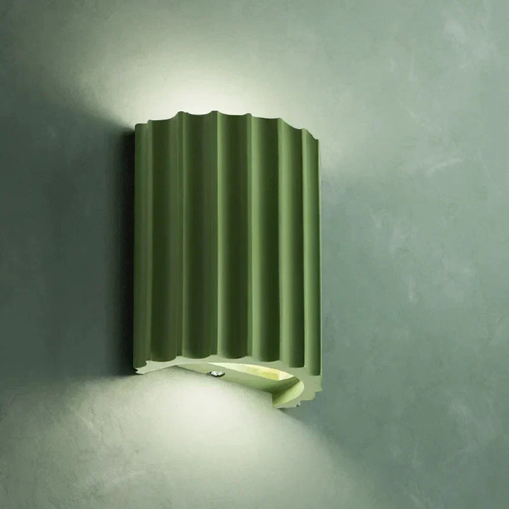 WarmthAura | Vägglampa i resin för en varm atmosfär