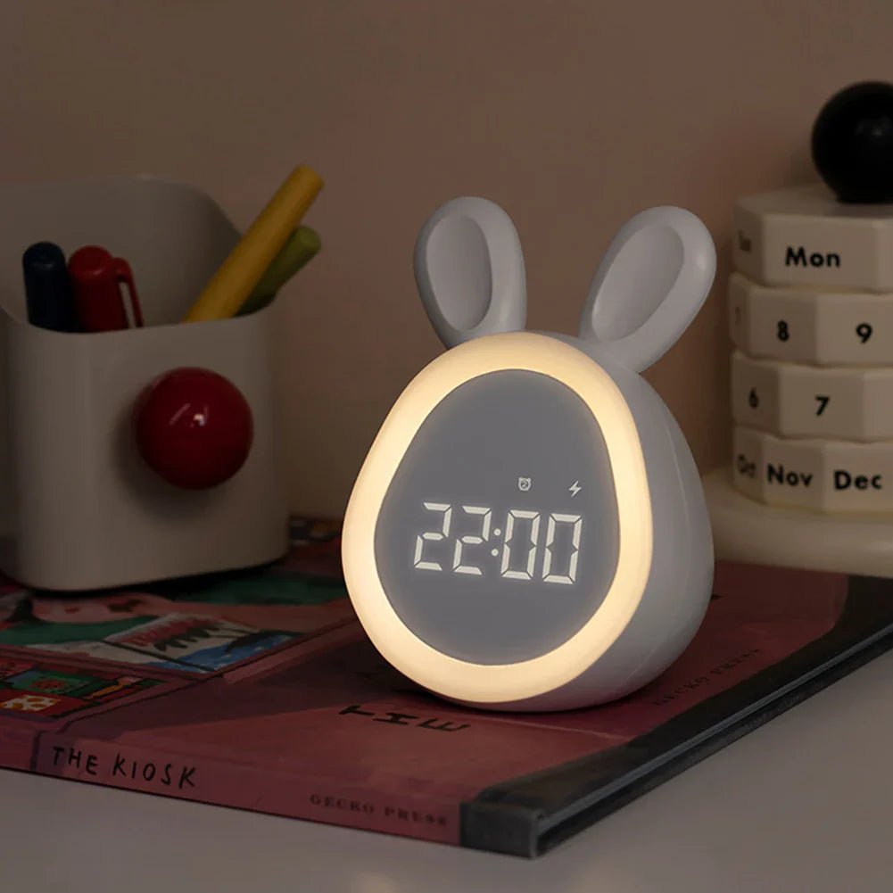 WakkerKonijn – Barnens väckarklocka med LED-nattljus och lekfull kanindesign