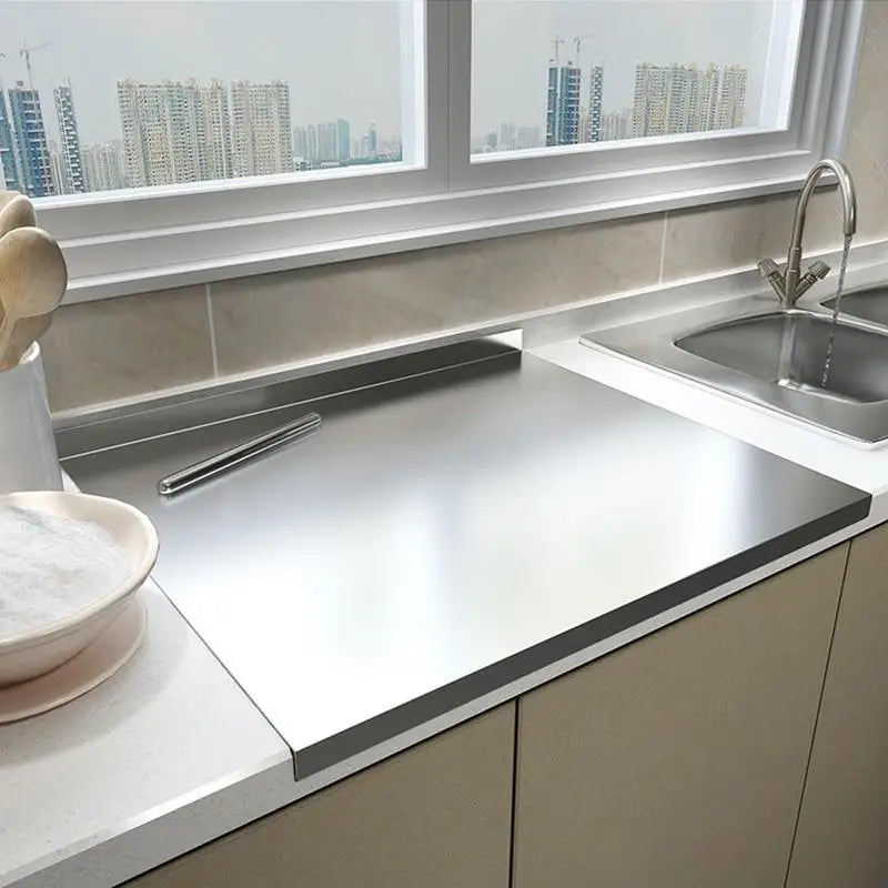 SteelEdge – Hygienisk skärbräda i rostfritt stål med halkfria och eleganta kantdesign