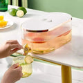 Nordisk dryckesdispenser med kran